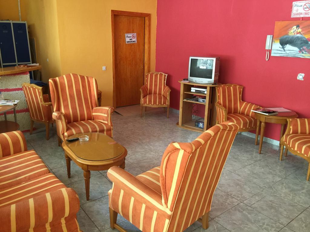 Tenerife Hostel Los Cristianos  Buitenkant foto