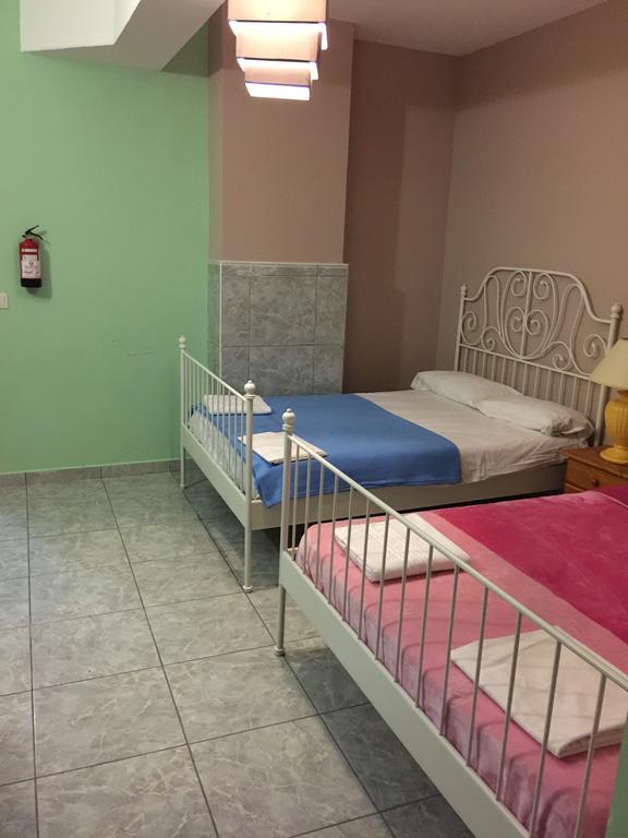 Tenerife Hostel Los Cristianos  Buitenkant foto